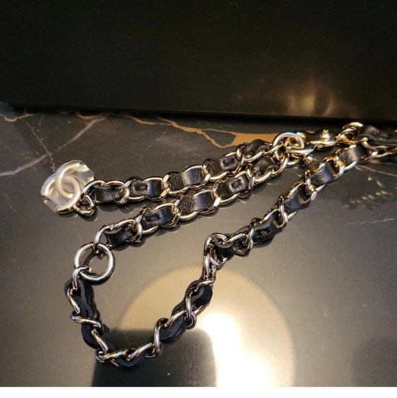 Chanel hottest heart belt bag in black - Picture 4 of 8
